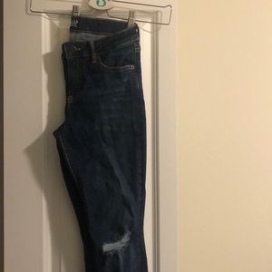 GAP DISTRESSED SKINNY JEANS
